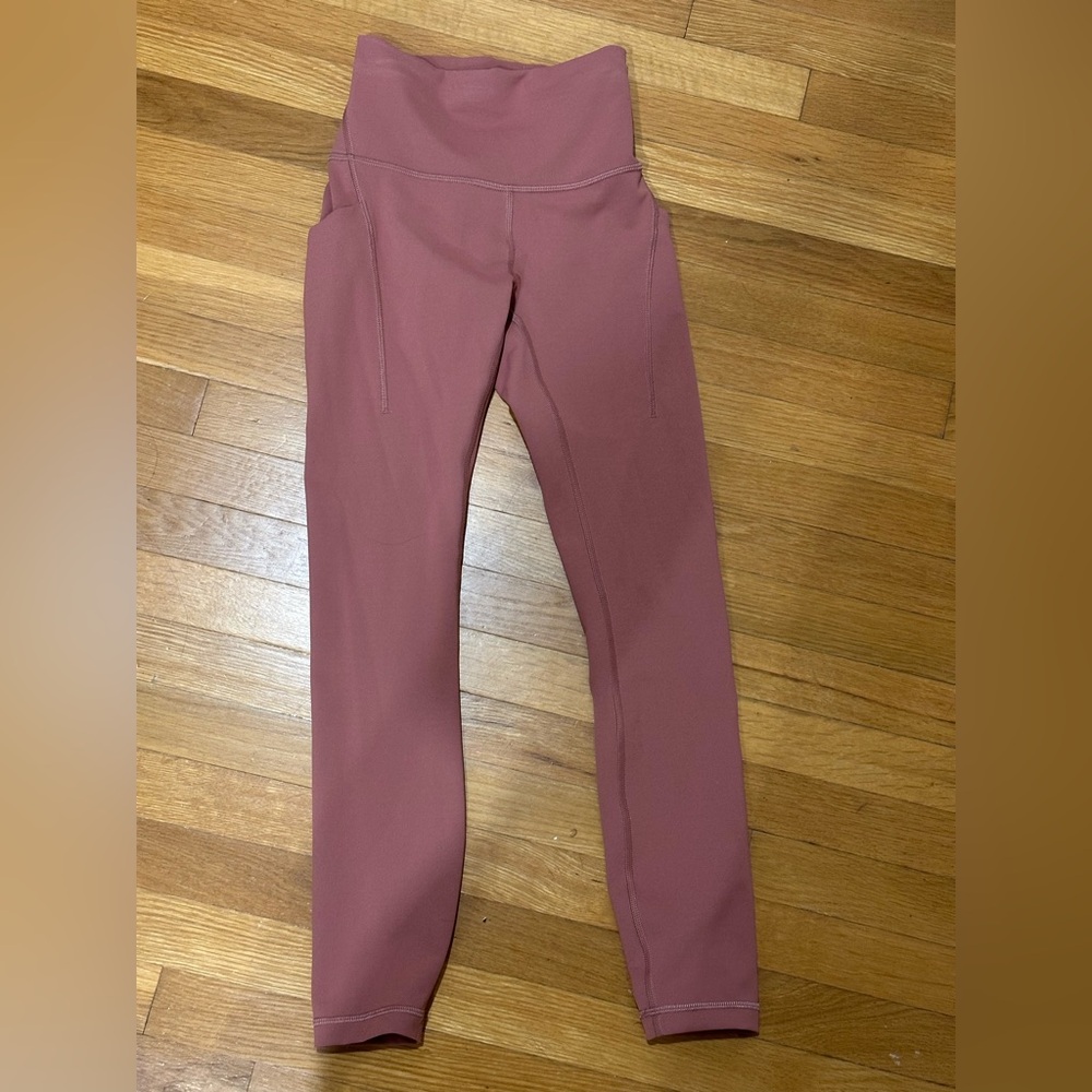 Like new - lululemon athletica leggings with pockets 25 inch